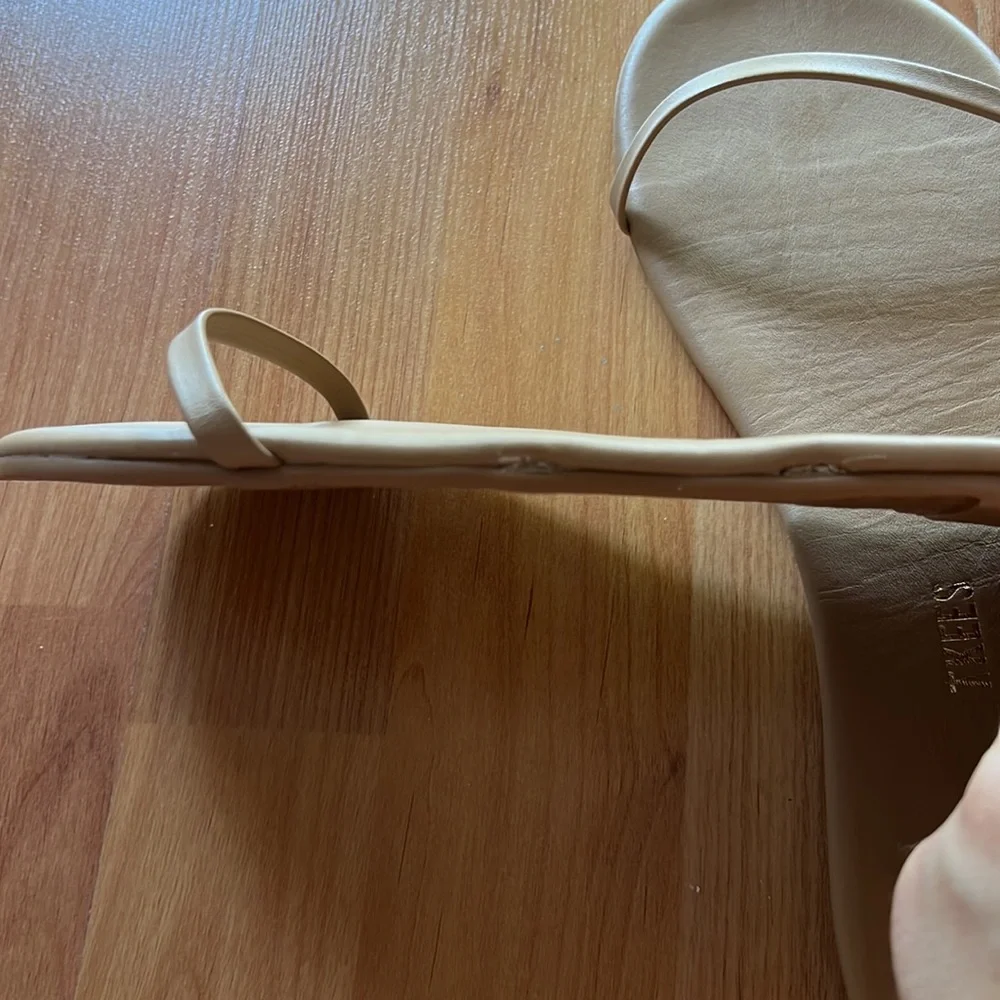 TKEES Nude Sandal, Size 10 - Picture 4 of 5